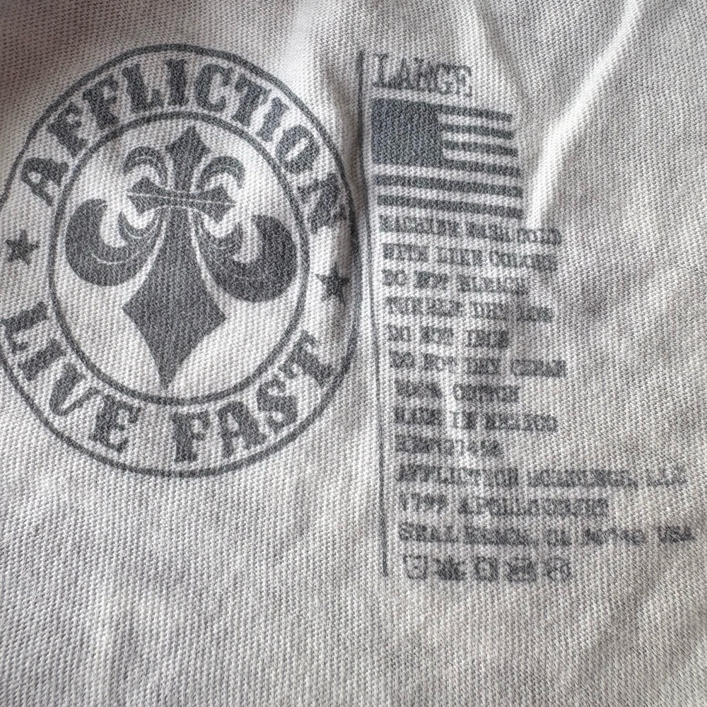 NWT Affliction Woman’s Large White Skull With Cross Short Sleeve Baby Tee - Picture 8 of 8